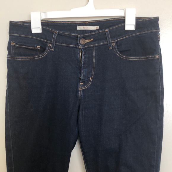 Levi’s 712 Slim Jeans in Dark Indigo - Picture 4 of 7